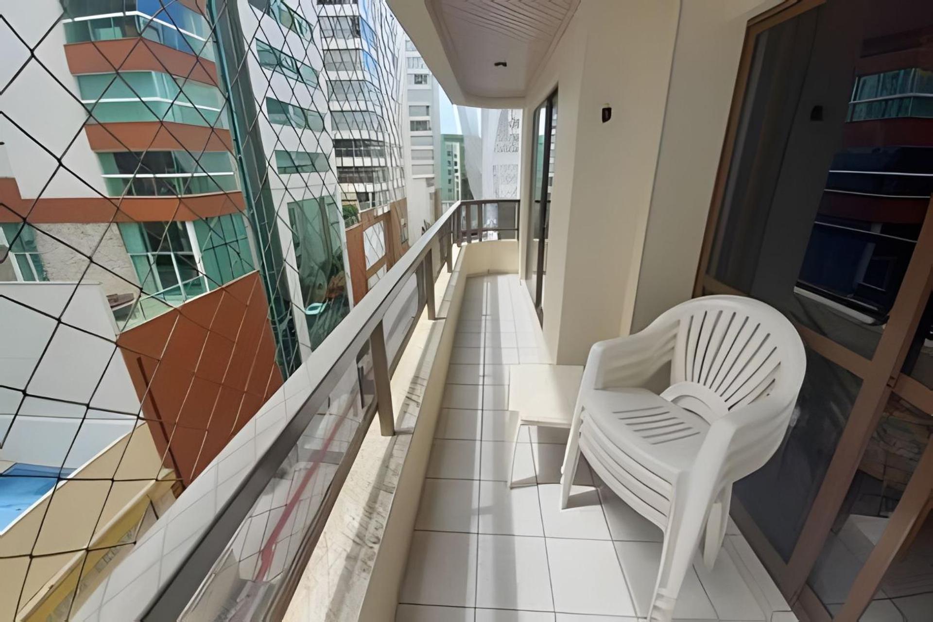 Apartamento Quadra Mar - Barra Sul 3 Q - - Sc *