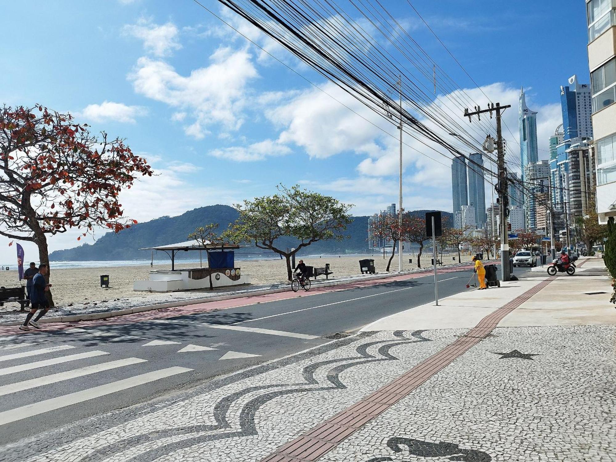 Quadra Mar - Barra Sul 3 Q - - Sc Apartamento